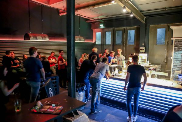 FOOD­GARAGE